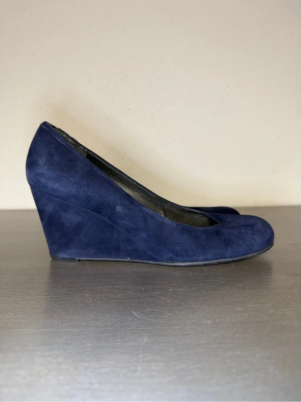 Stuart Weitzman Navy Blue Suede Wedge Pumps Round Toe Dress Shoes Spain Size 8 - Picture 2 of 13
